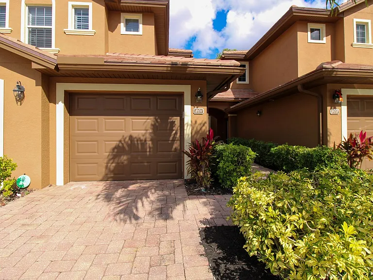 6657 Alden Woods Cir #201 — Photo 2
