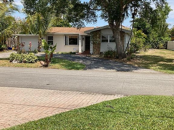 3rd image of 3112 Canal Dr