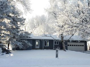 911 W 4th St, Morris, MN 56267