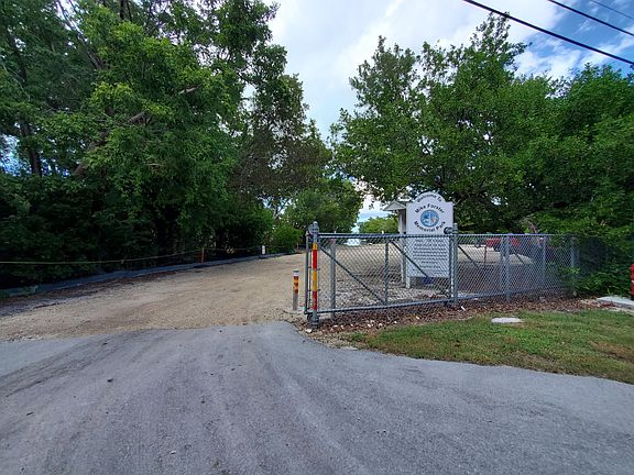 5th image of 109 N Bay Harbor Dr