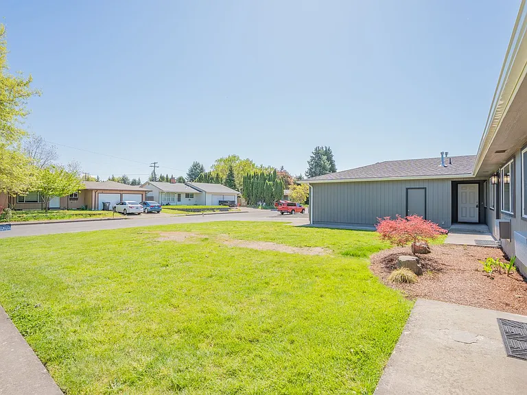 2910 Railroad St SE — Photo 25