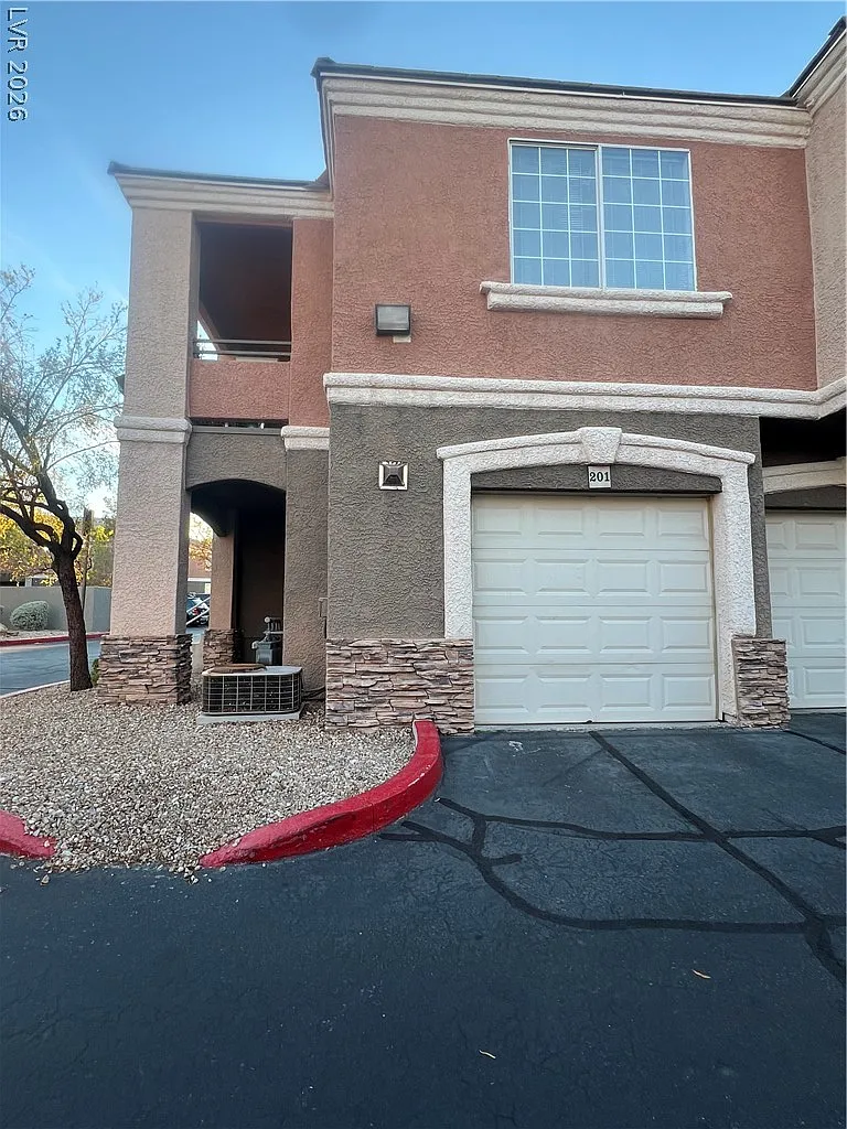 2 bed, 2.0 bath, 1074 sqft, $1,500 — Photo 2