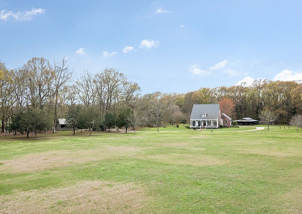 1st image of 23965 Sunnyside Ln