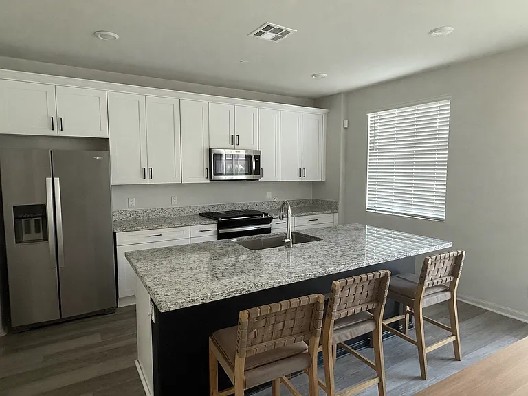 36356 Albus Ave — Photo 2