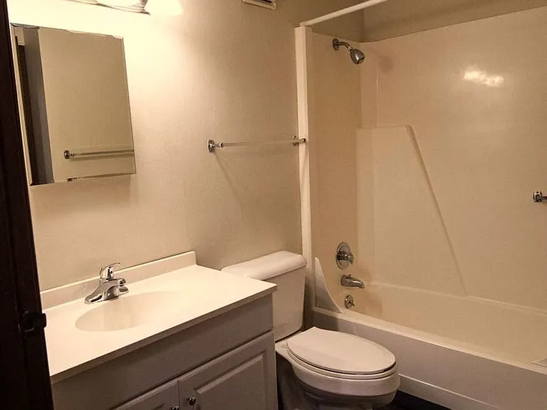 109 Cedargate Ct #109 — Photo 3