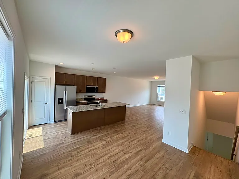 1071 Balsam Ln — Photo 8