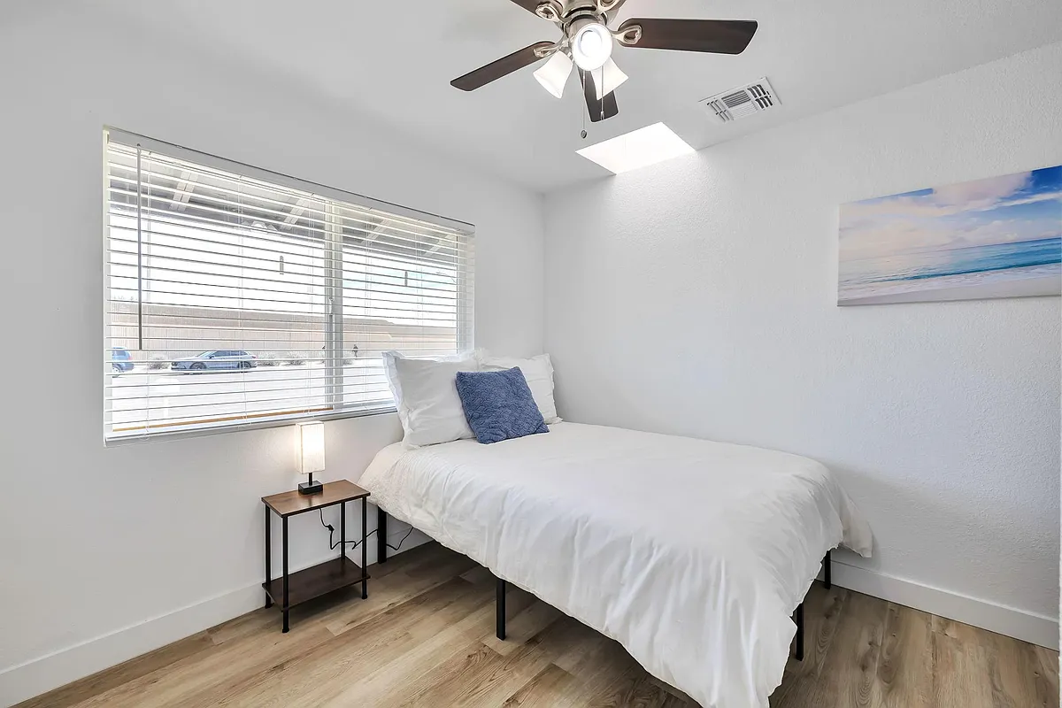Room 4 - E Gelding Dr