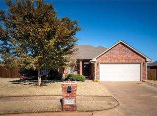 1717 Harvest Ln, Edmond, OK 73003