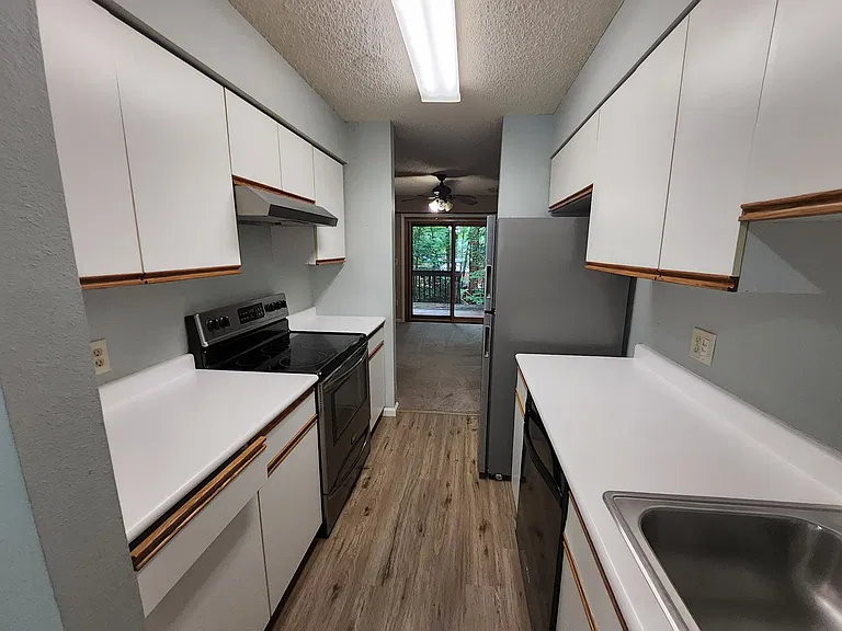 58 Meadowlark Ln — Photo 7