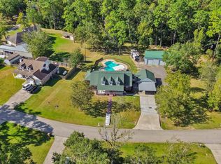 4 Hickory Ln, Dayton, TX 77535