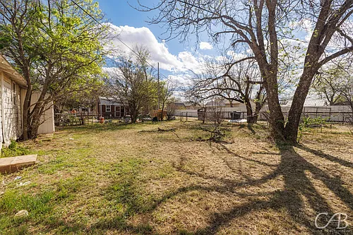 1526 Sewell St Photo 1