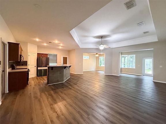 3rd image of 219 WILLOW BEND PARKWAY