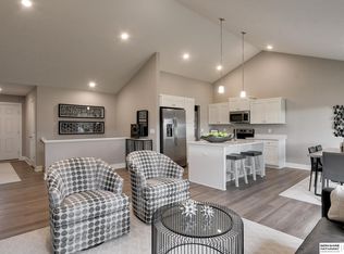 19806 Piney Creek Dr, Elkhorn, NE 68022