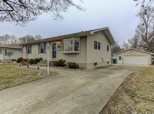 150 Columbus Dr, Decatur, IL 62526