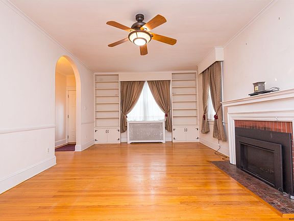 5th image of 12 Croswell St