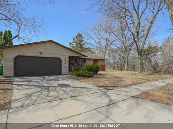 1024 Edgewood Dr, Green Bay, WI 54311