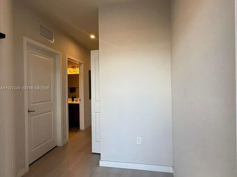 1037 NW 5th St #1037 — Photo 4