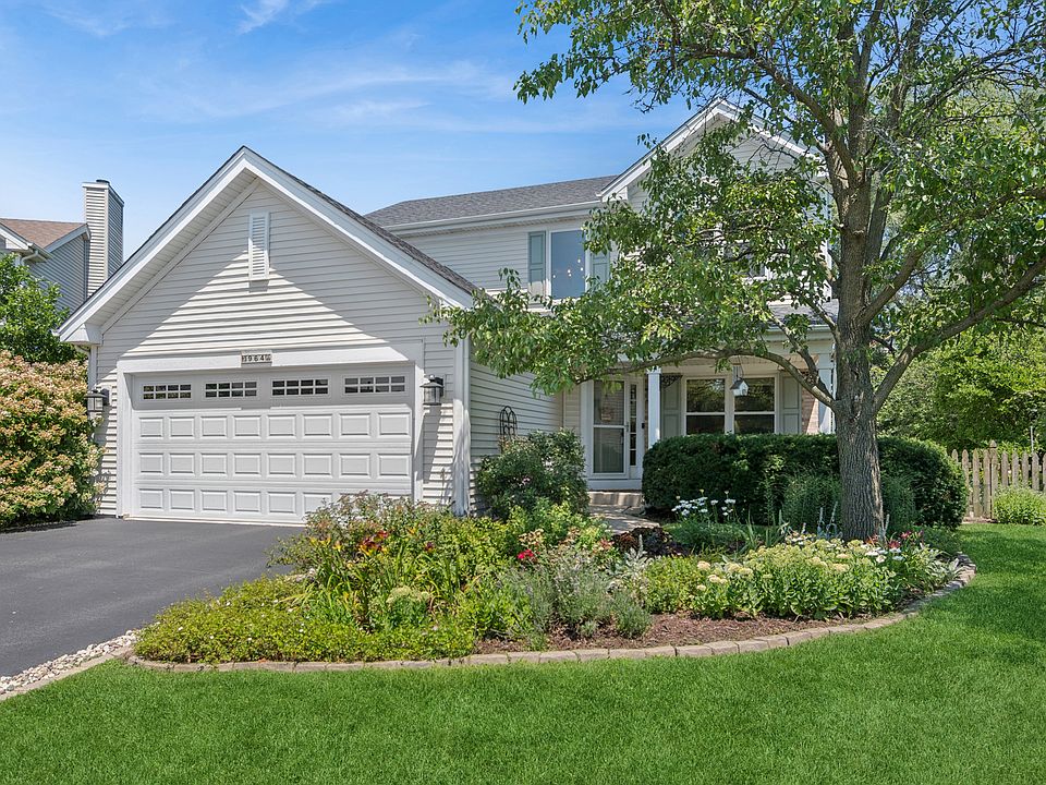 1st image of 964 Lakestone Ln