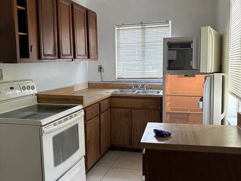 2703 W Sidney Ave — Photo 18