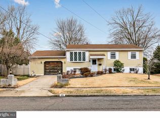 25 Winding Way, Gibbsboro, NJ 08026