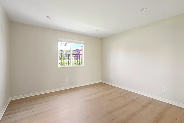 2nd bedroom