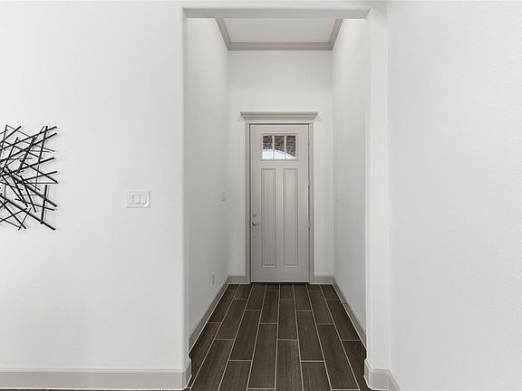 5th image of 589 Silver Springs Ln