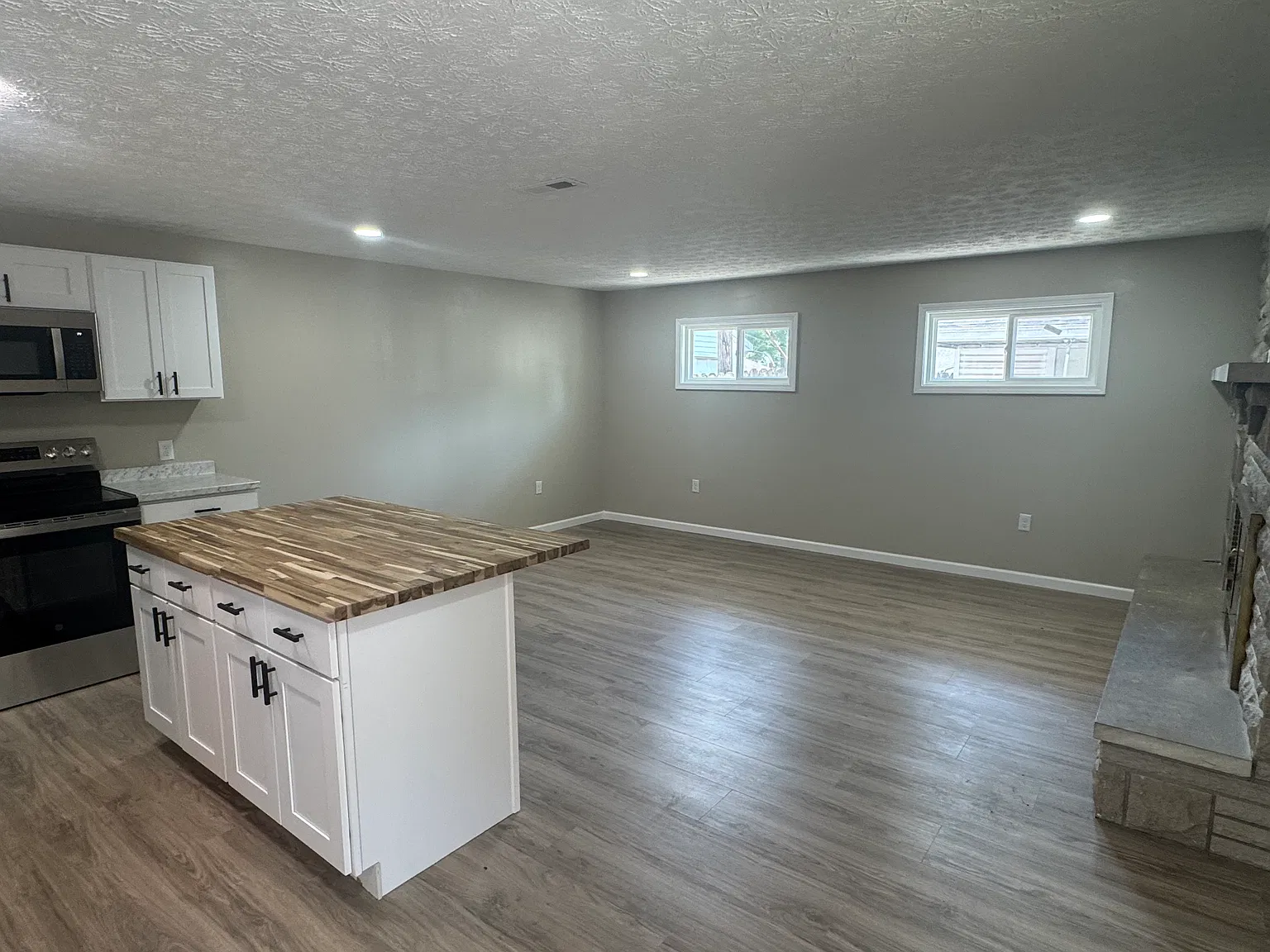 2 bed, $1,000 — Photo 2