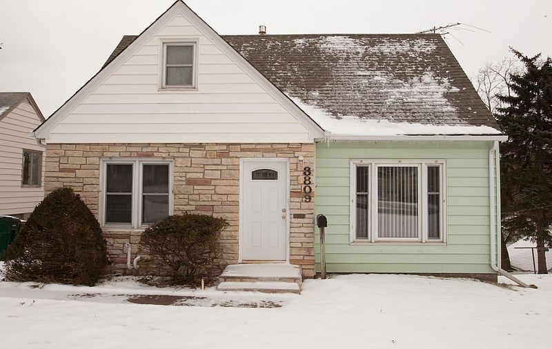 1st image of 3809 Reservoir Blvd NE