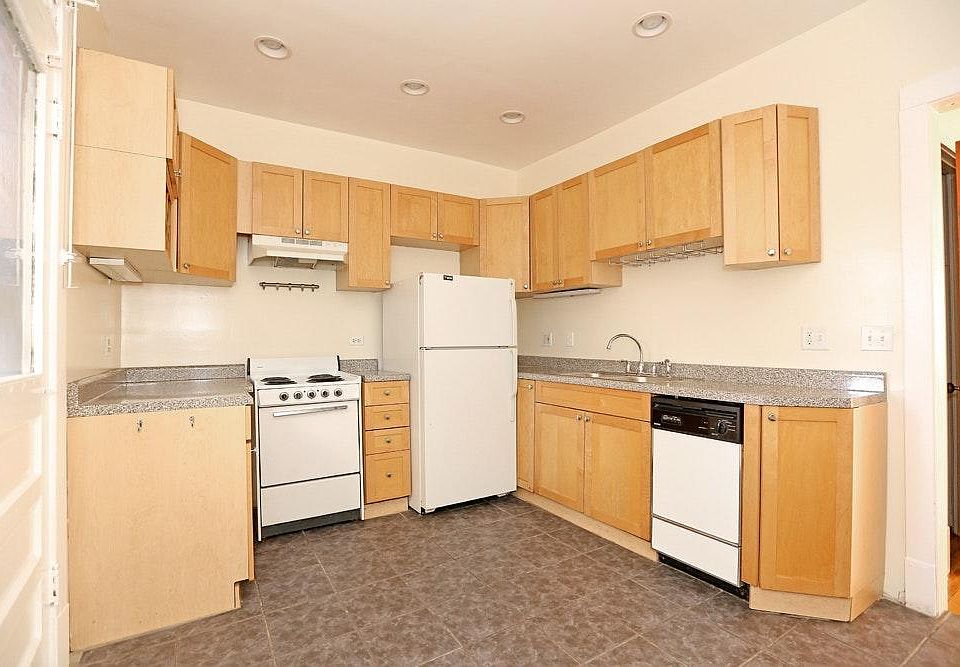 1st image of 1258 W Montrose Ave #One