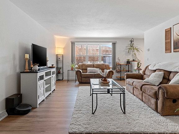 3rd image of 1933 Anita Ct