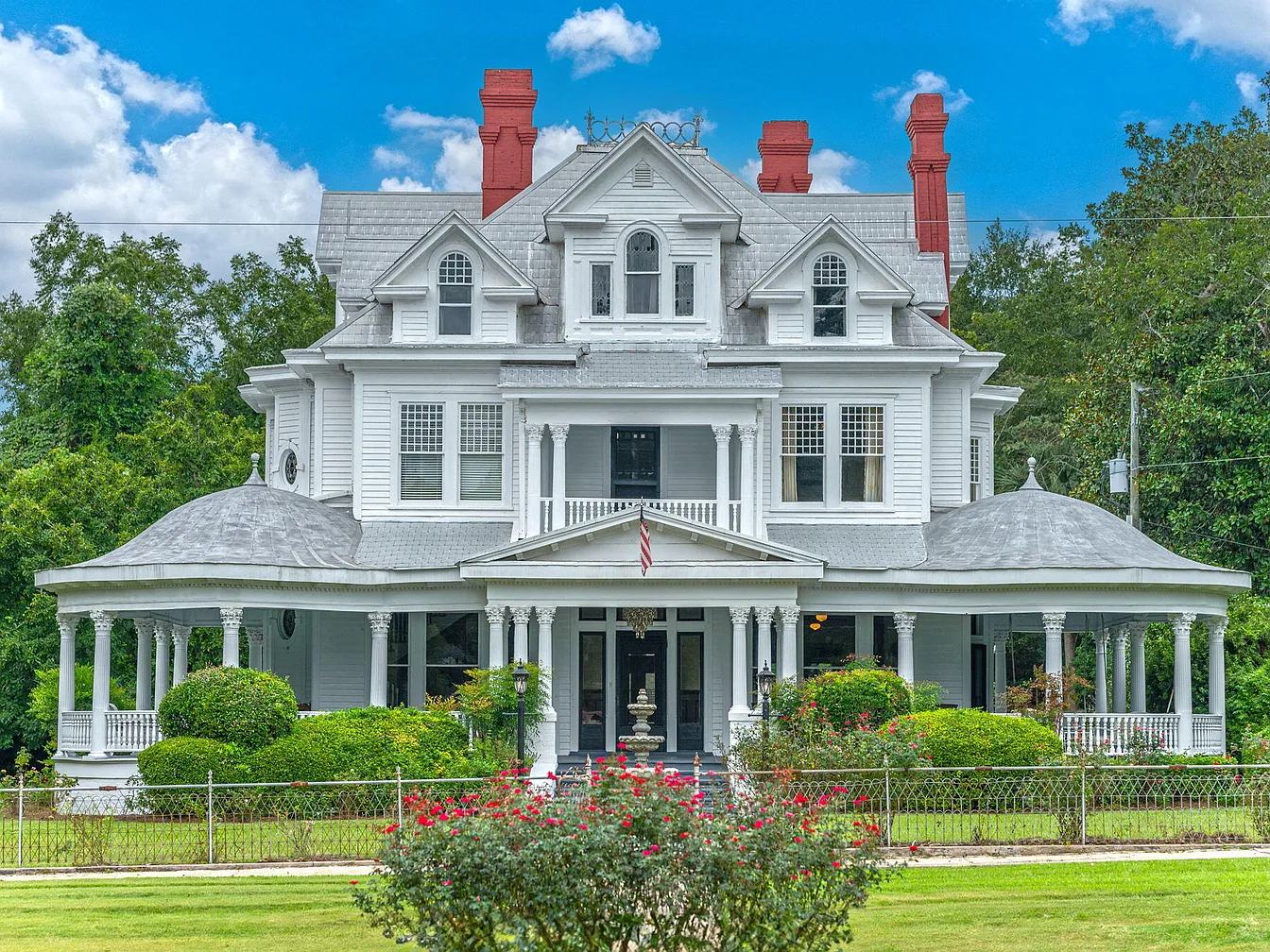 E⭐︎House 5b8c5050439607065a623ddaa01820