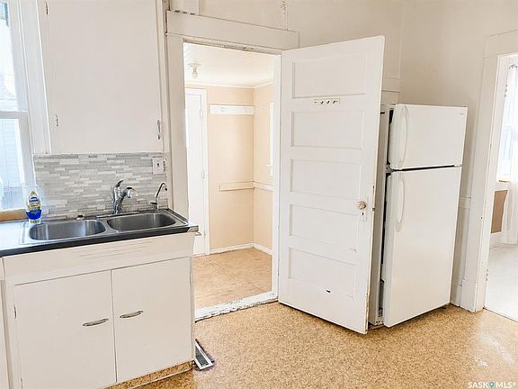3rd image of 214 1ST AVENUE E
