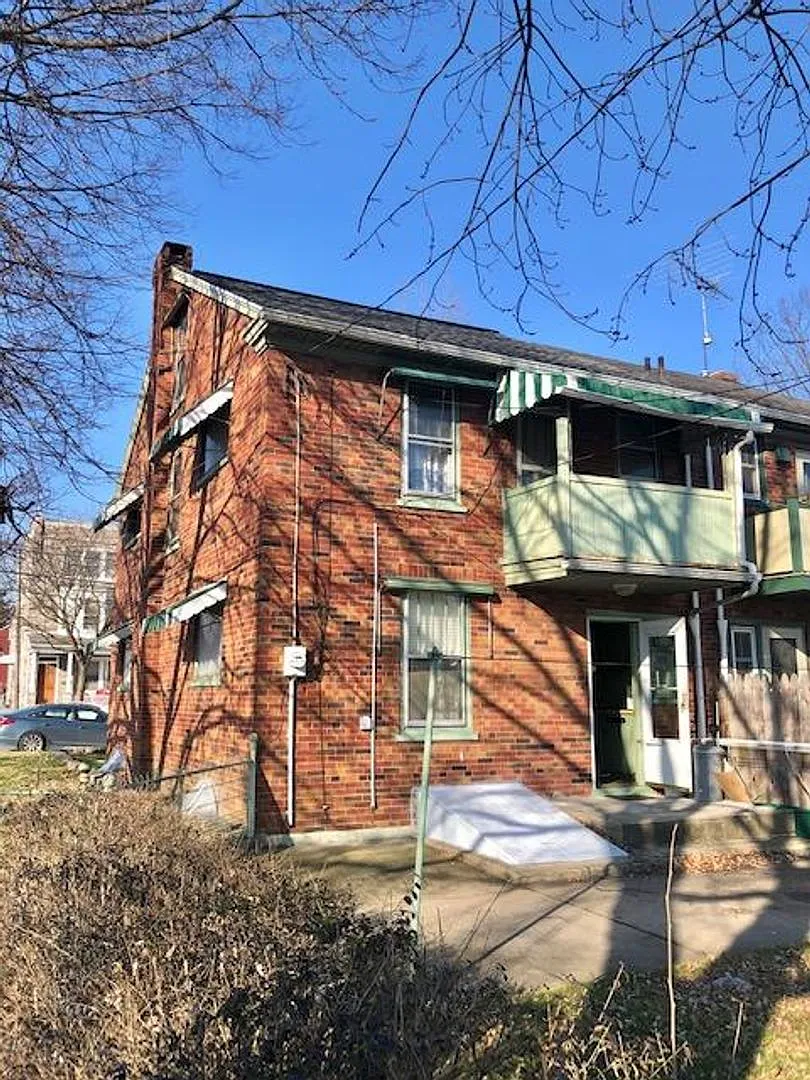 4 Bedroom In Lancaster City! — Photo 3