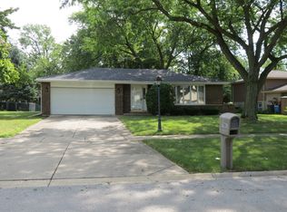 7801 Florence Ave, Darien, IL 60561