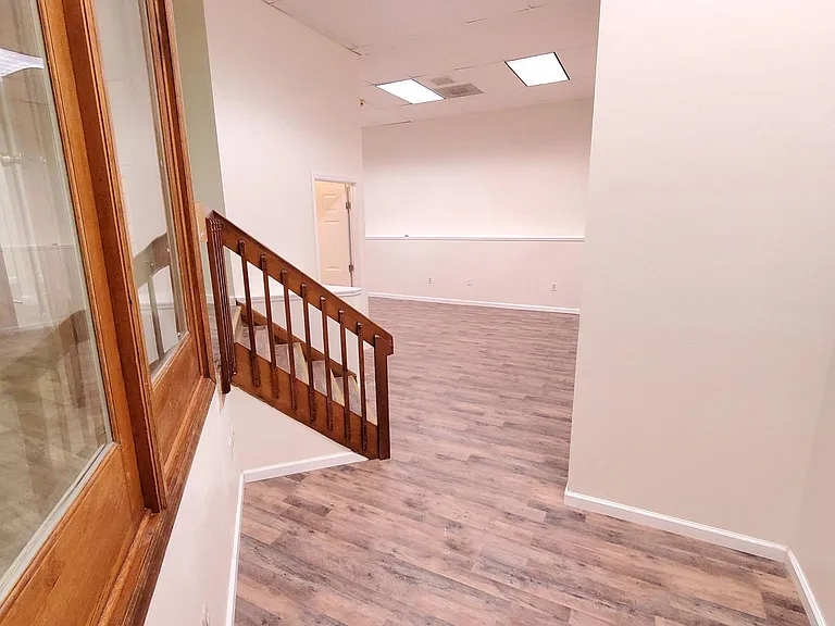 209 1st Ave #1 — Photo 4