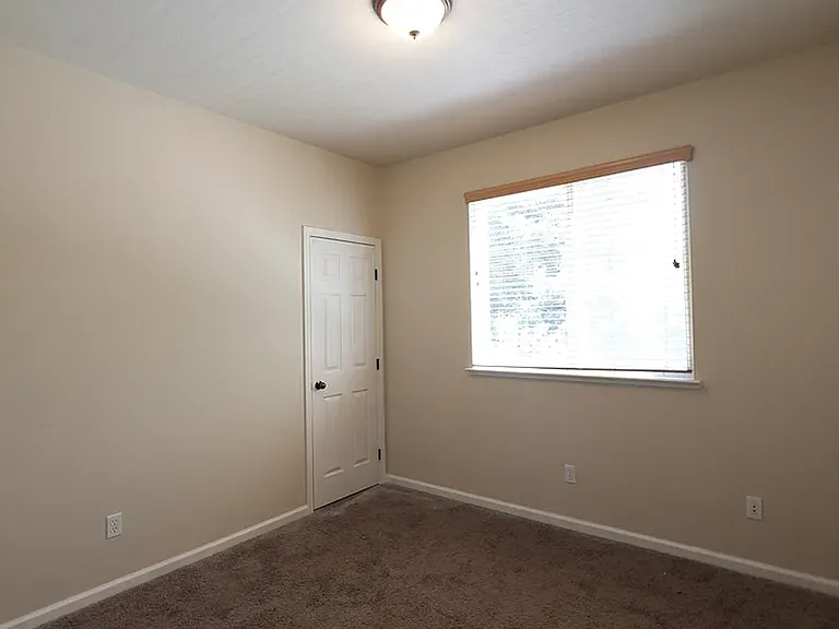 1908 Terracina Cir — Photo 20