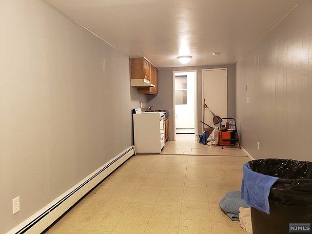 2nd image of 16 Lincoln St APT 9