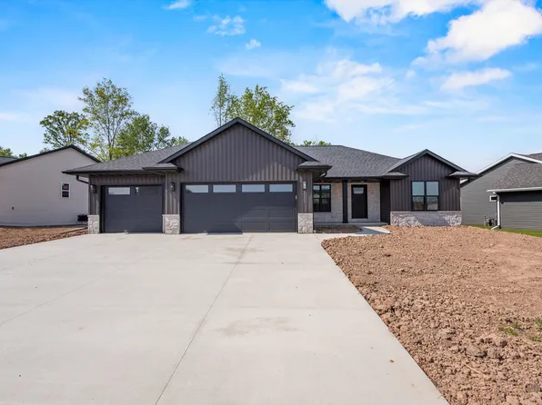 2552 Meyer Way, De Pere, WI 54115