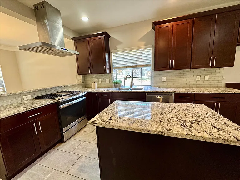 5722 Fort Sumter Ln — Photo 5