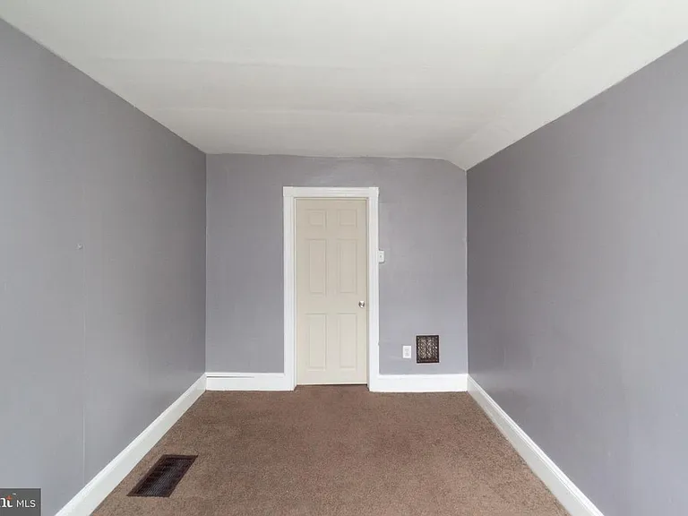 313 S Fairview St #B — Photo 14