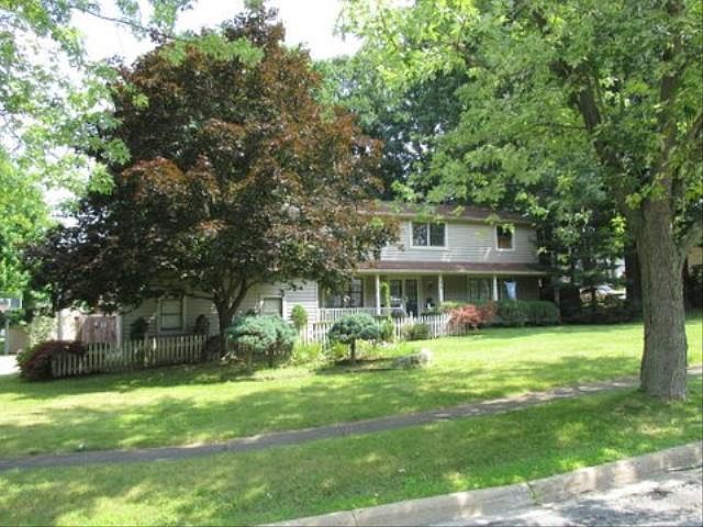 1st image of 576 Oakridge Dr