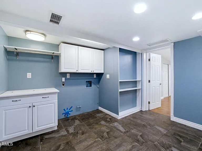 7750 N 17th Dr — Photo 12