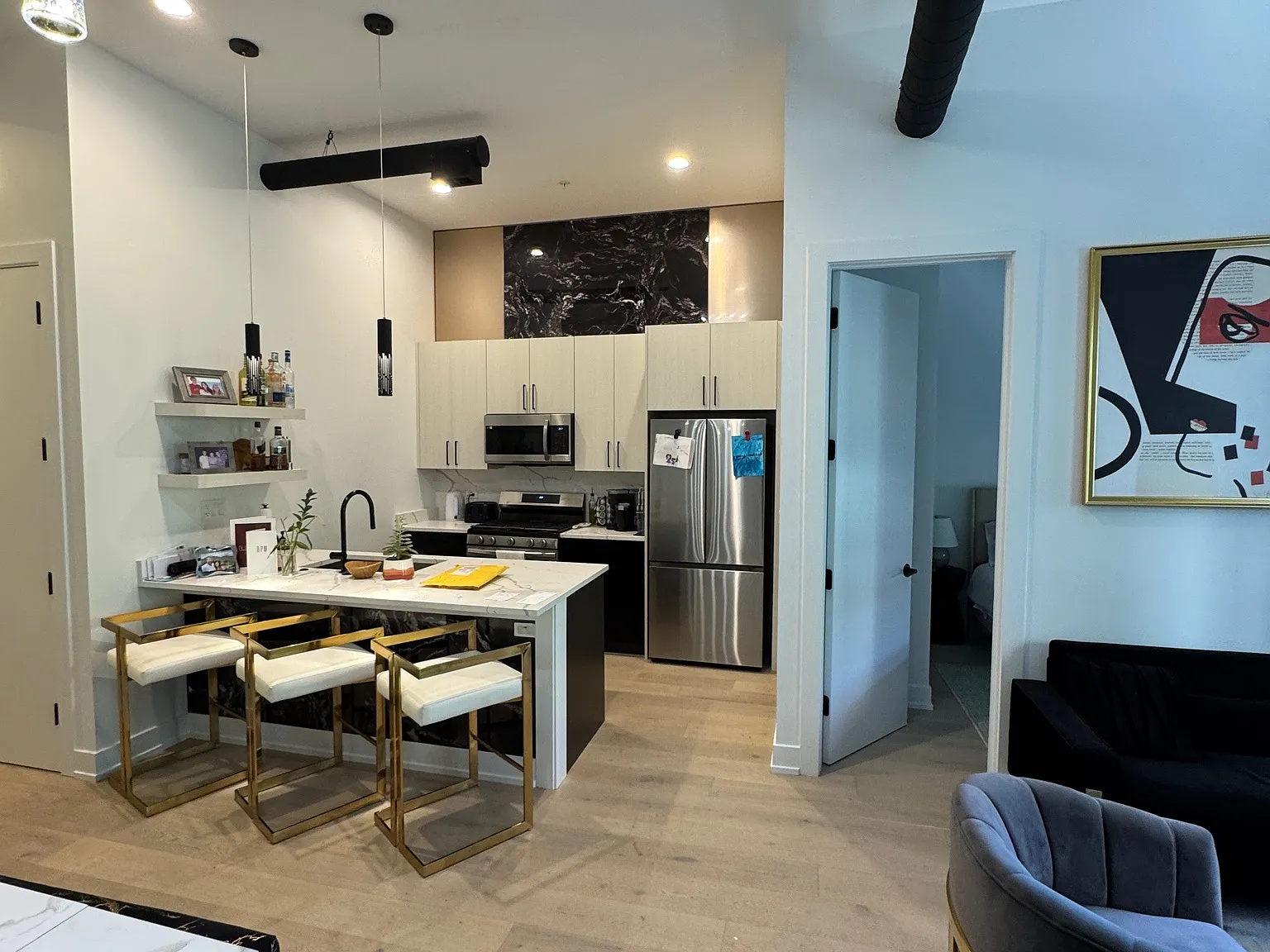 2 bed, 1200 sqft, $4,999 — Photo 2