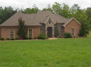 1304 Pine Lake Dr, Corinth, MS 38834