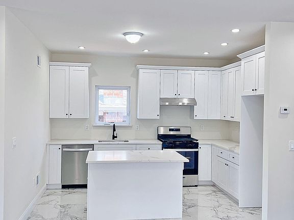 2nd image of 151 Vermont Ave #2
