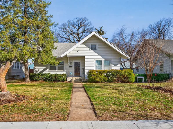 913 Clinton Ave, Des Moines, IA 50313