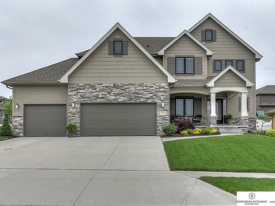 1st image of 10105 S 124th Ave