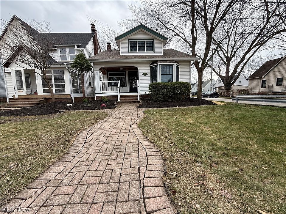 1st image of 16505 Larchwood Ave