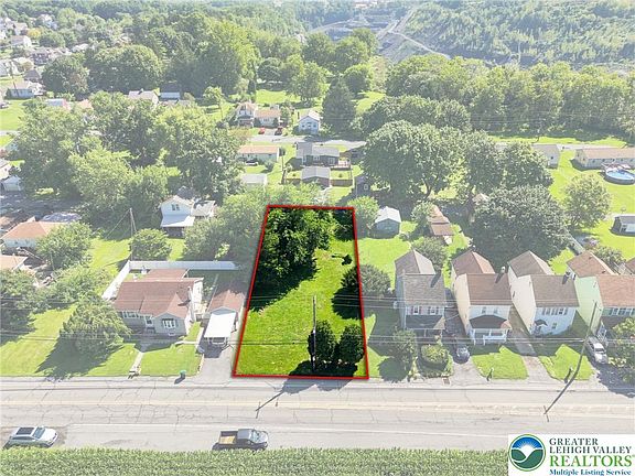 2nd image of 41 Friedensthal Ave