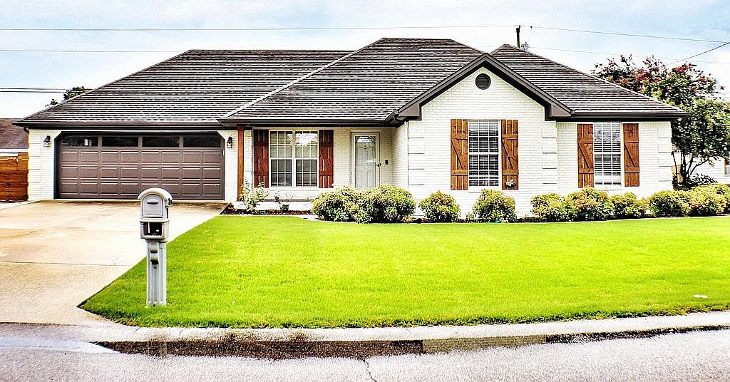 302 Pershing Ave, Muscle Shoals, AL 35661 Zillow